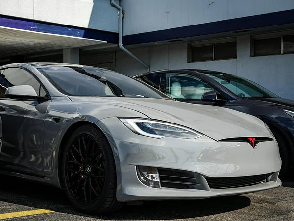Tesla Mobile Office: Yixin 910 Essential