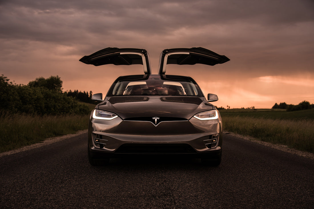 Tesla FSD v14.2.2.5: Safety Wins & AI Quirks
